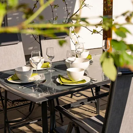 Rozi's Vacation In Feriehus